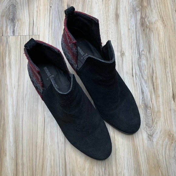 MINNETONKA Women's Mari Black Suede Booties - Round Toe - Aztec Weave Boho - Picture 4 of 10